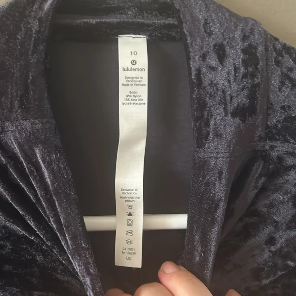 Lululemon All Aligned Mock Neck Crushed Velvet Long Sleeve Black, Size 10